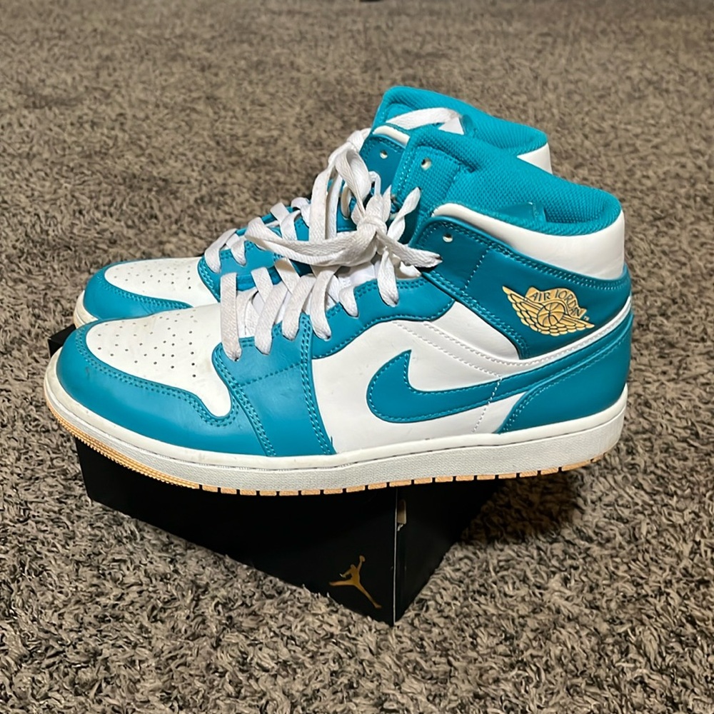 Men’s Air Jordan 1 Mid ‘Aquatone’ size 10